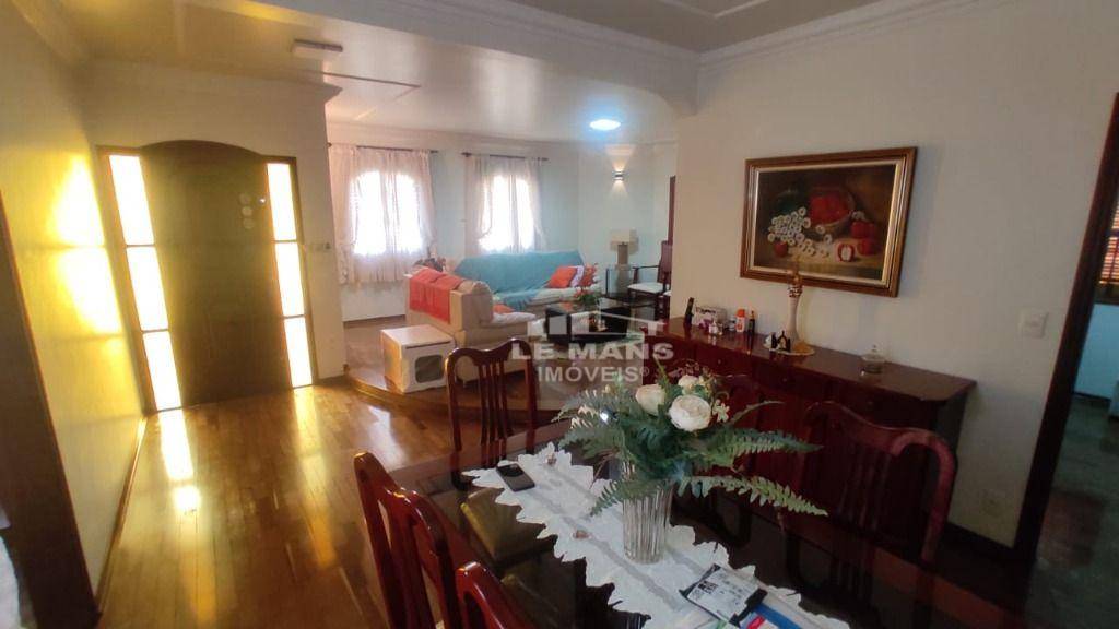 Casa à venda com 4 quartos, 196m² - Foto 9