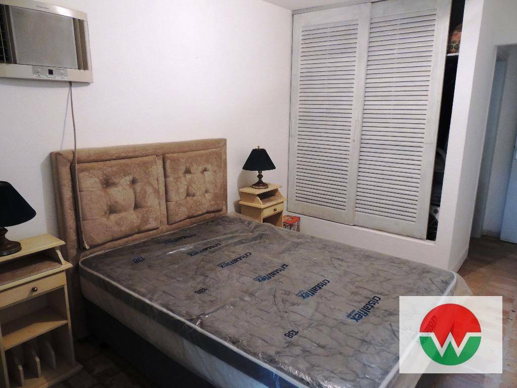 Casa à venda com 4 quartos, 300m² - Foto 2