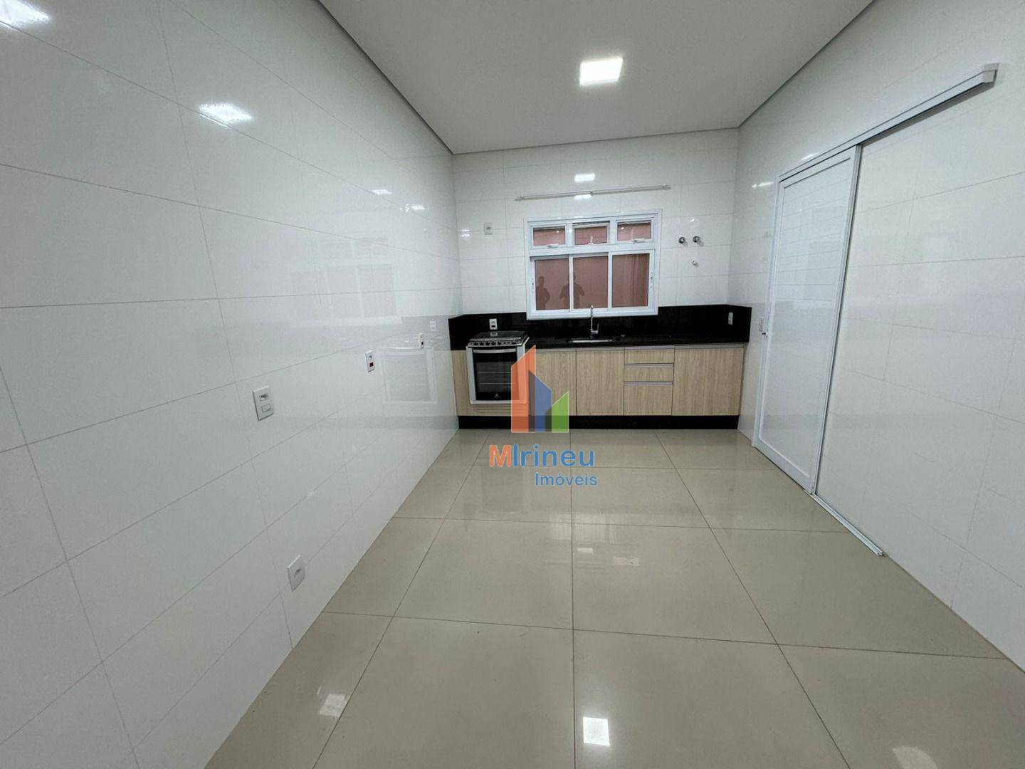 Casa de Condomínio à venda com 3 quartos, 145m² - Foto 4