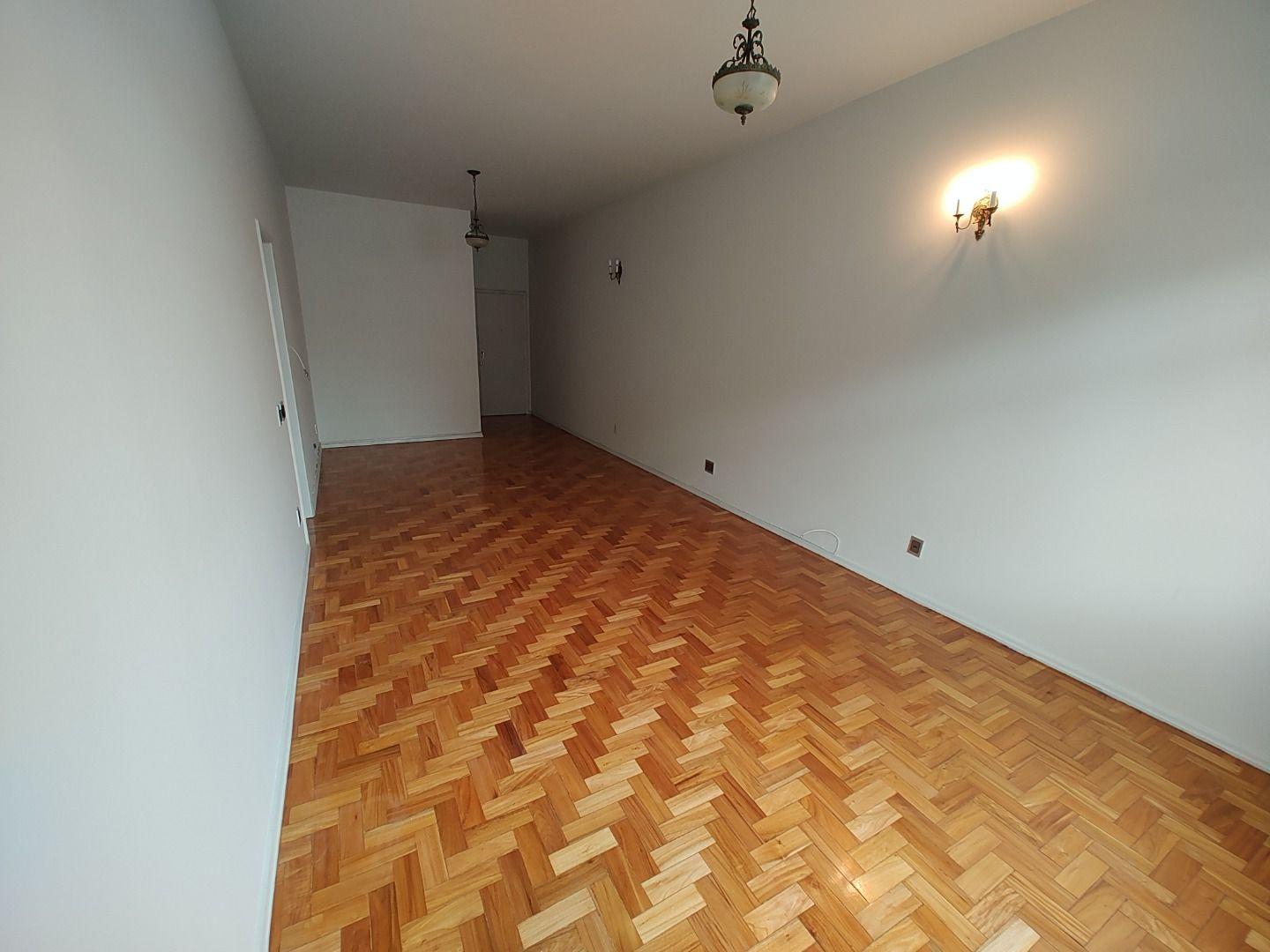 Apartamento à venda com 3 quartos, 135m² - Foto 4