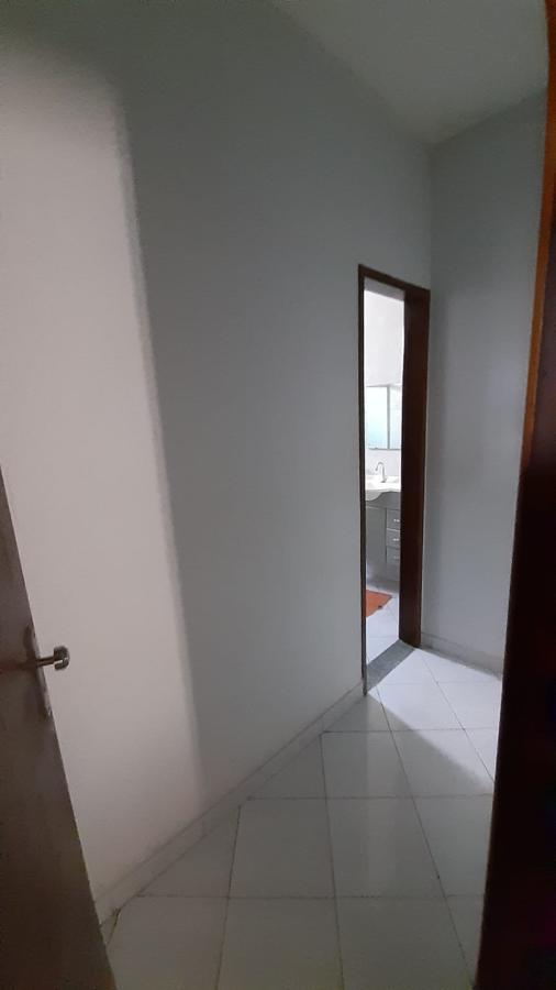 Casa à venda com 5 quartos, 270m² - Foto 3