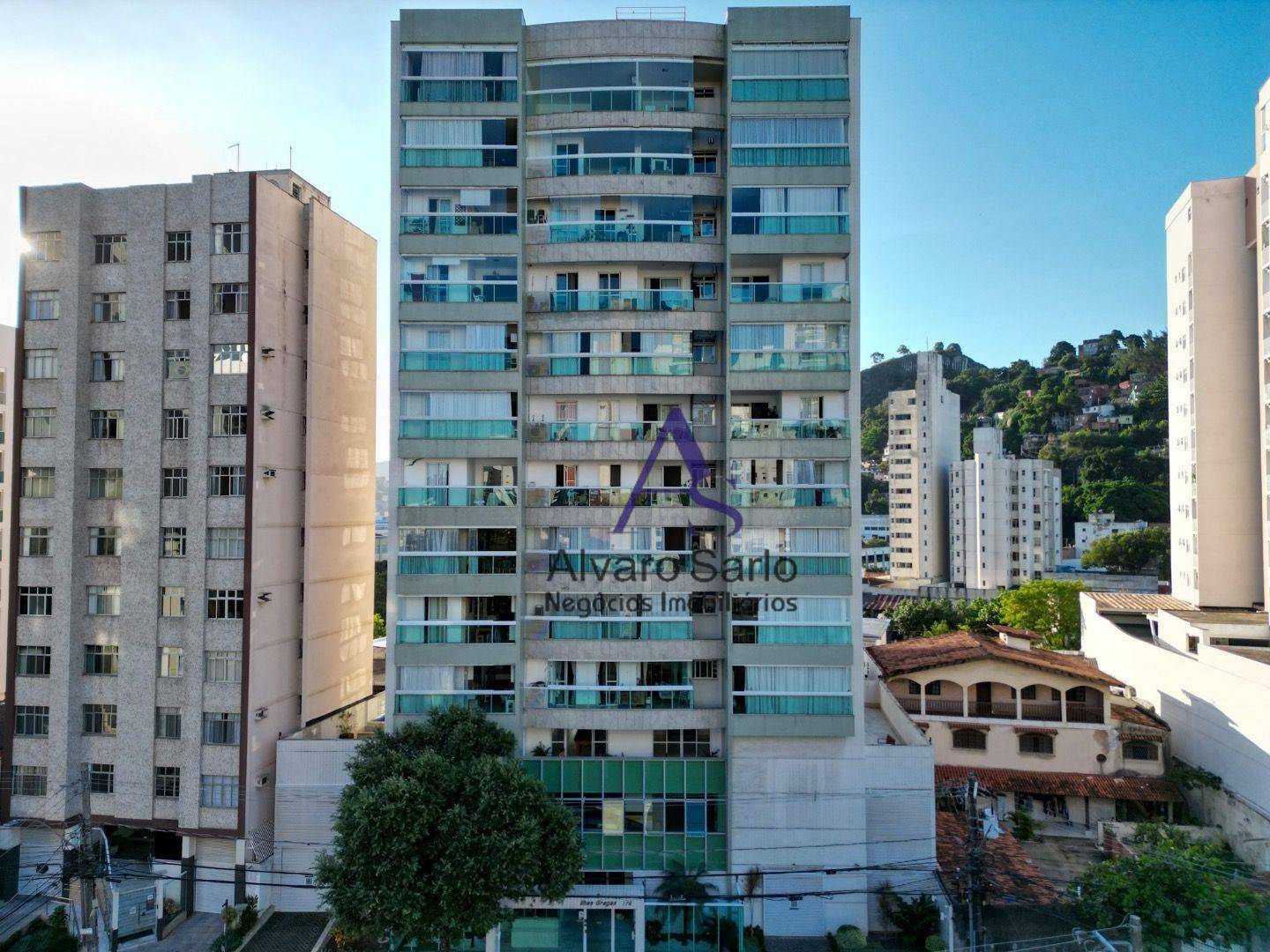 Apartamento à venda com 2 quartos, 62m² - Foto 1