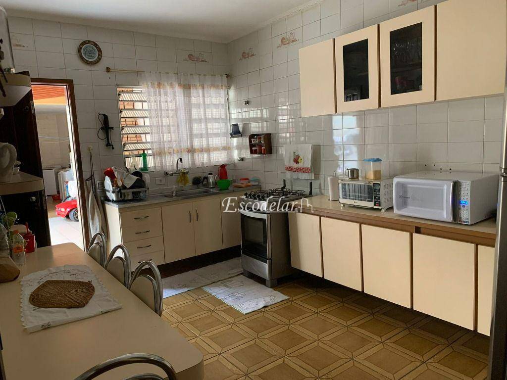 Sobrado à venda com 4 quartos, 210m² - Foto 2