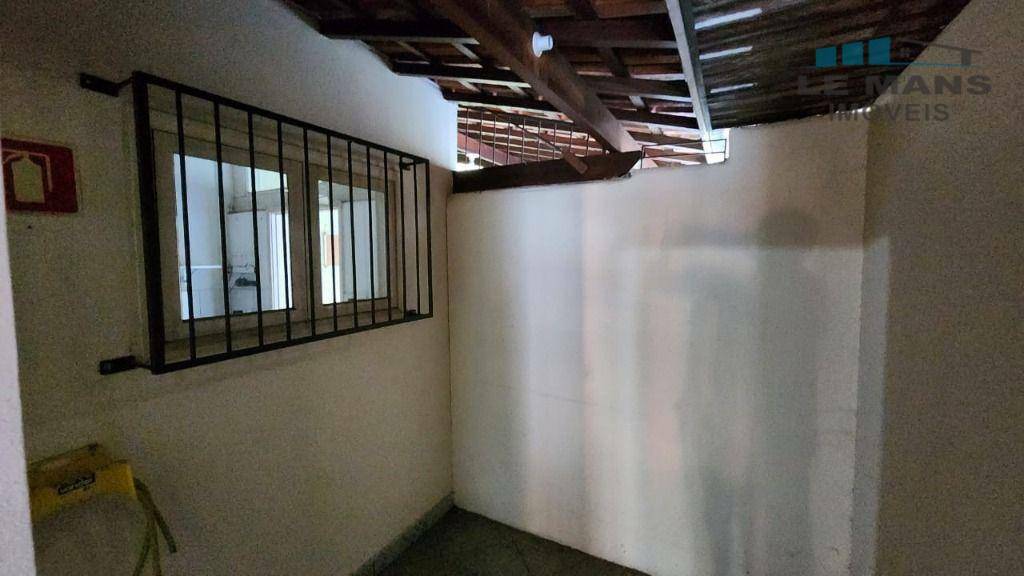 Casa para alugar com 2 quartos, 165m² - Foto 21