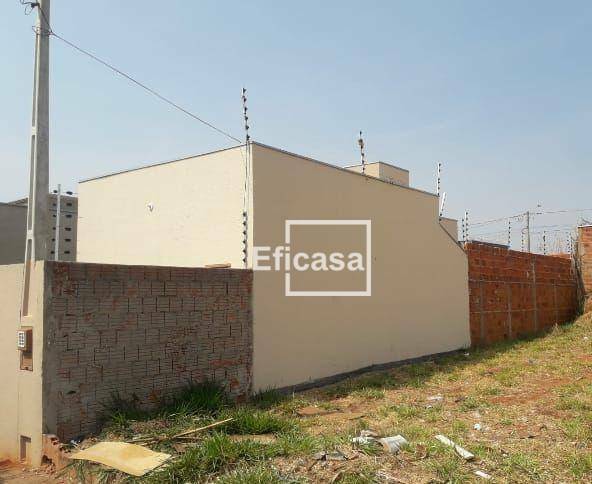 Casa à venda com 3 quartos, 70m² - Foto 2