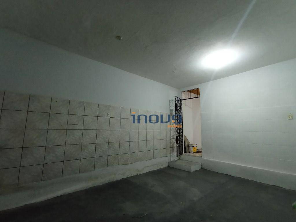 Casa à venda com 4 quartos, 120m² - Foto 14