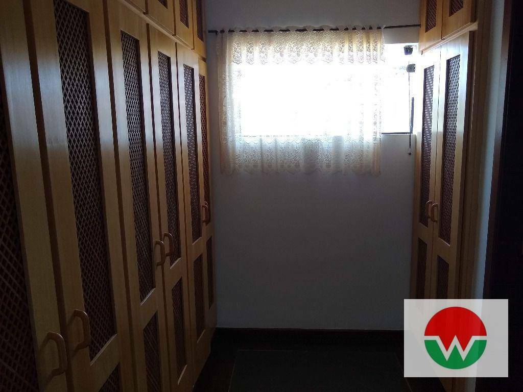 Casa de Condomínio para alugar com 4 quartos, 400m² - Foto 10