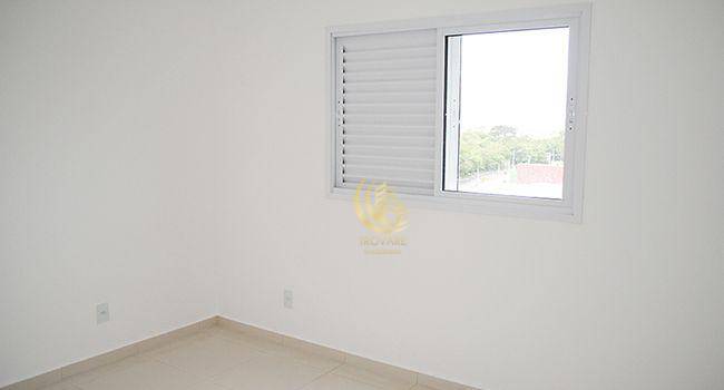 Apartamento à venda com 2 quartos, 68m² - Foto 4