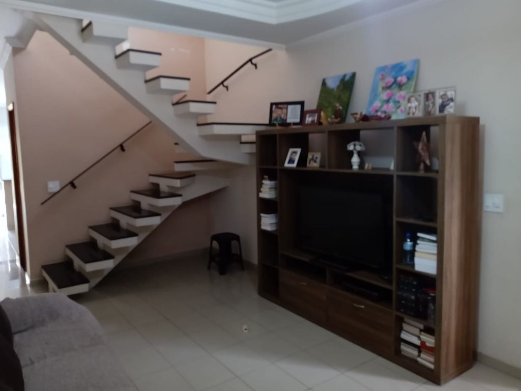 Sobrado à venda com 3 quartos, 131m² - Foto 4