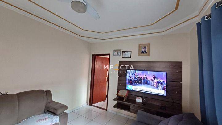 Casa à venda com 3 quartos, 122m² - Foto 1