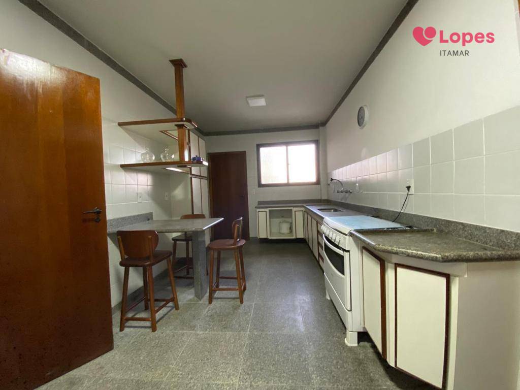 Apartamento à venda com 4 quartos, 250m² - Foto 4