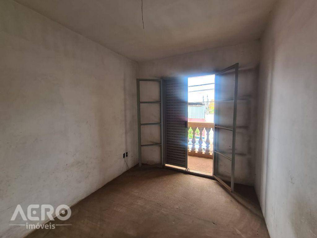 Casa à venda com 4 quartos, 188m² - Foto 19