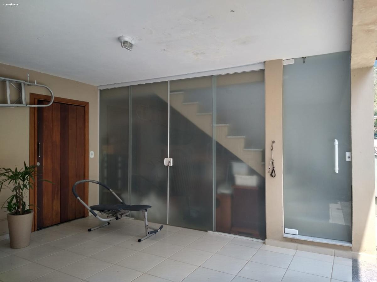 Sobrado à venda com 2 quartos, 120m² - Foto 1