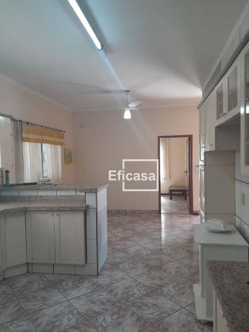 Casa à venda com 3 quartos, 200m² - Foto 26