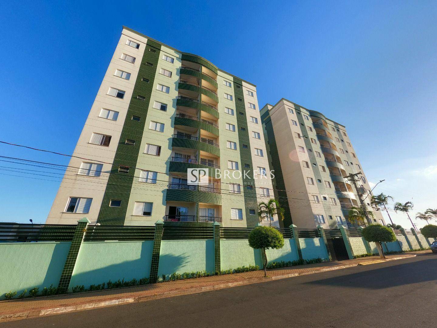 Apartamento à venda com 3 quartos, 76m² - Foto 1