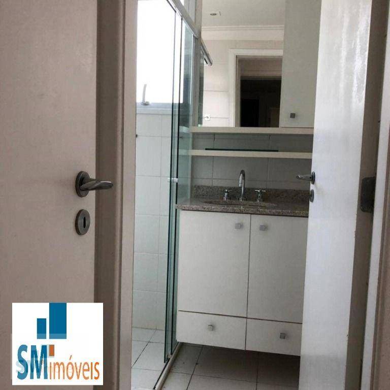 Apartamento para alugar com 3 quartos, 140m² - Foto 13