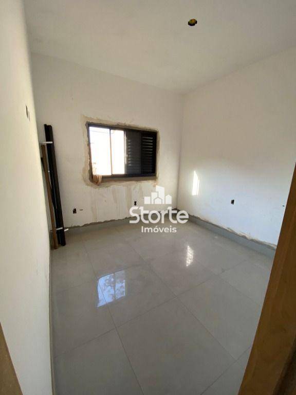 Casa à venda com 3 quartos, 110m² - Foto 11