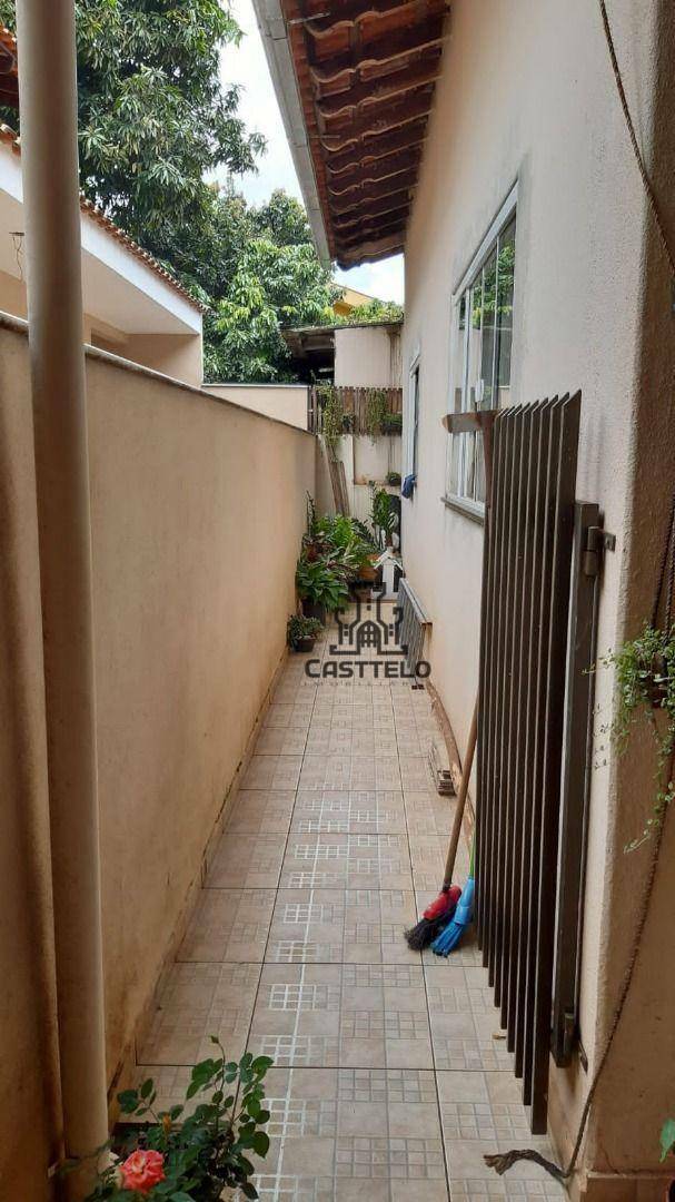 Sobrado à venda com 6 quartos, 230m² - Foto 27