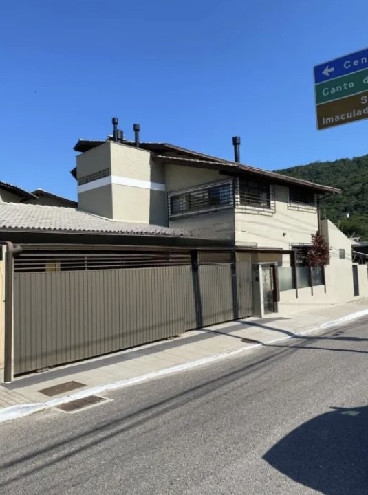 Casa para alugar com 3 quartos, 350m² - Foto 29
