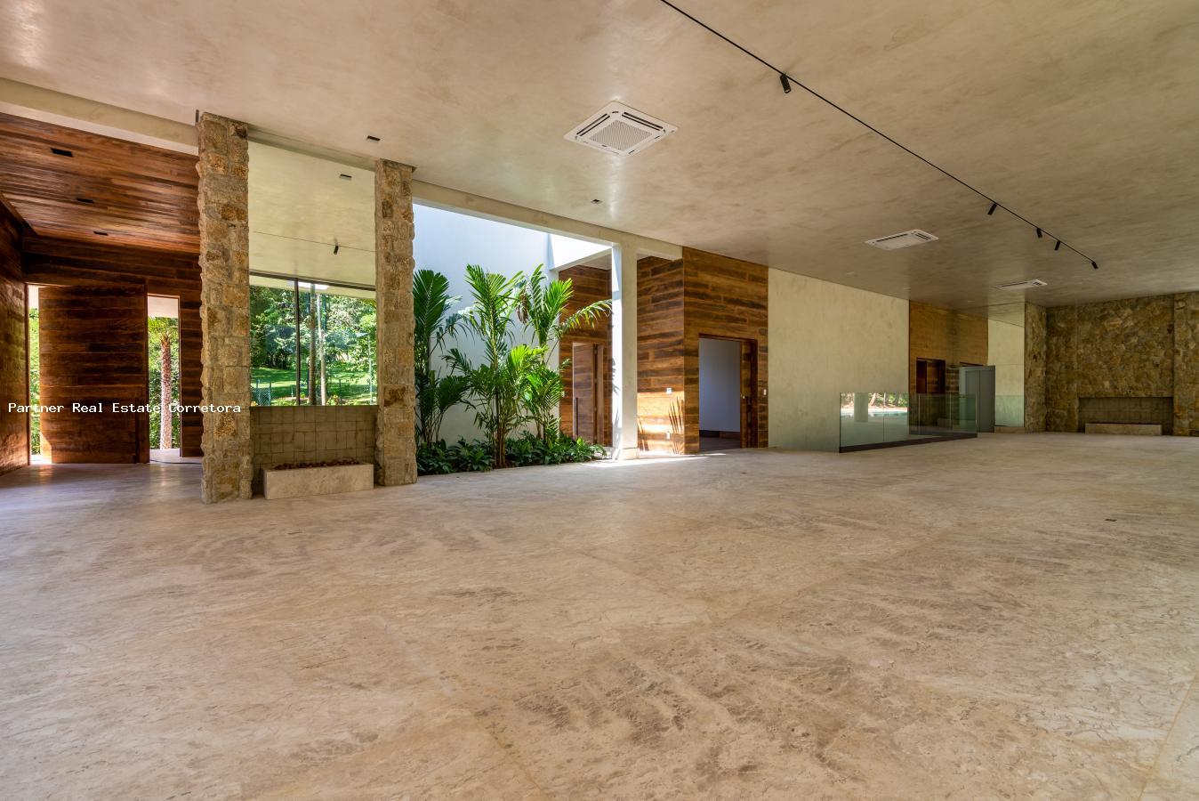 Casa de Condomínio à venda com 5 quartos, 3760m² - Foto 4