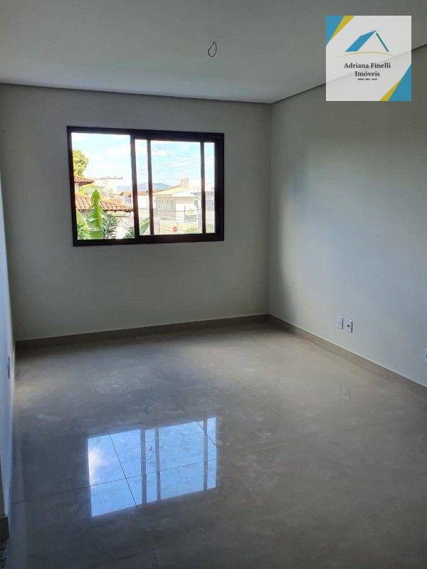 Apartamento à venda com 2 quartos, 65m² - Foto 4