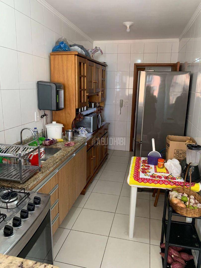 Apartamento à venda com 2 quartos, 95m² - Foto 18