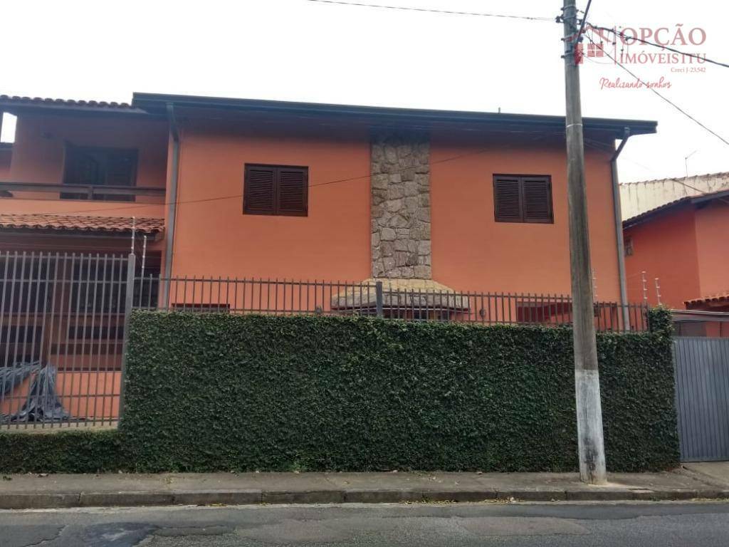 Casa para alugar com 3 quartos, 221m² - Foto 2