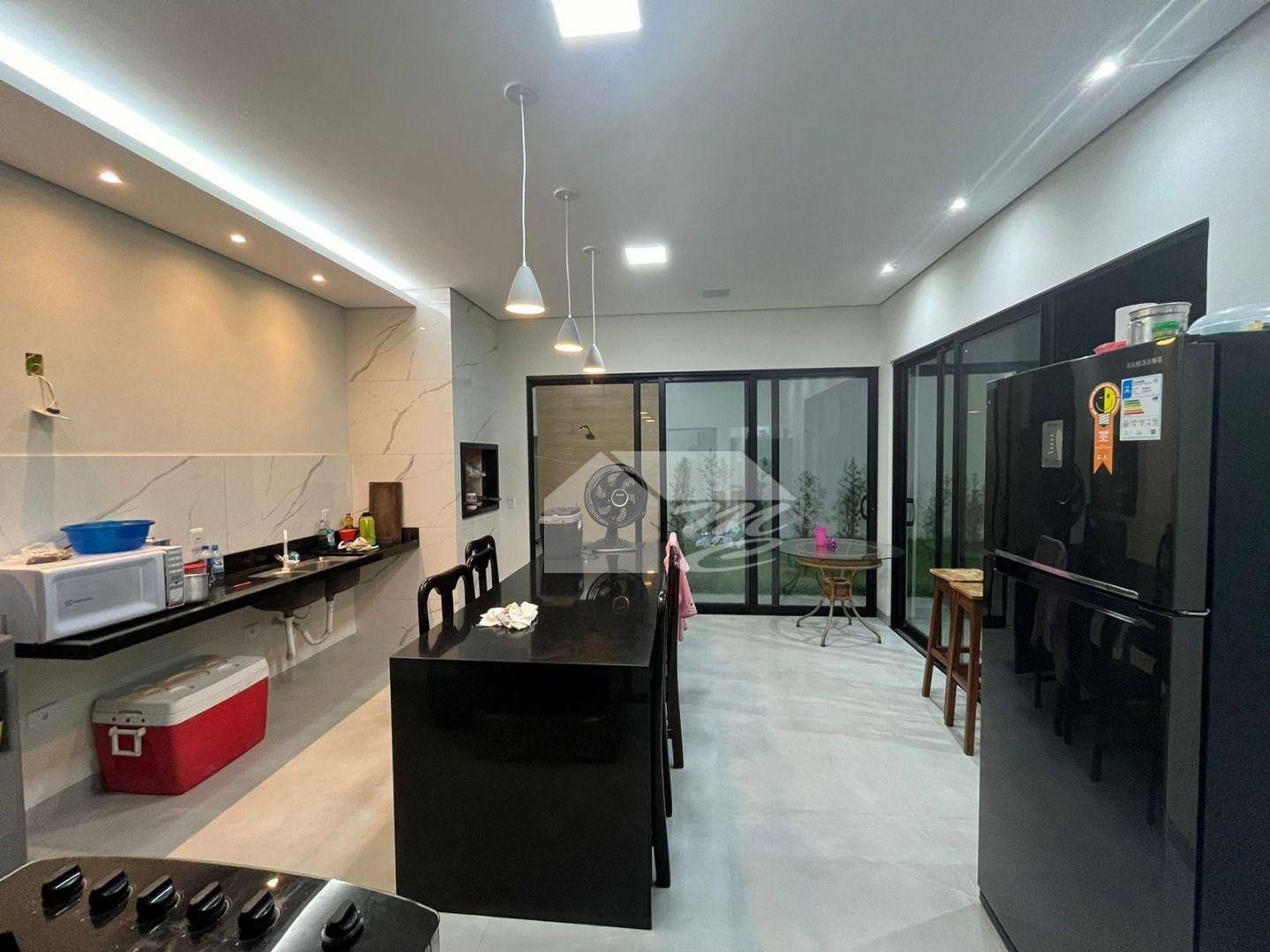 Casa à venda com 3 quartos, 158m² - Foto 13