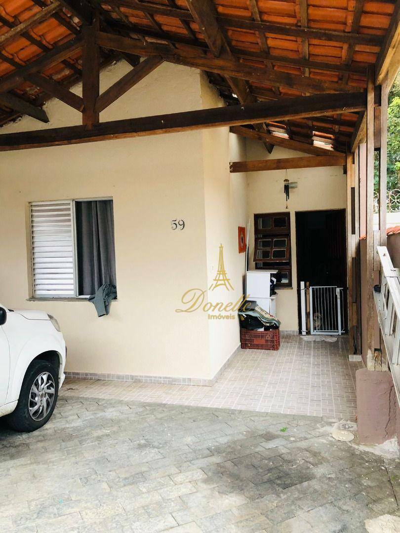 Casa de Condomínio à venda com 3 quartos, 203m² - Foto 2