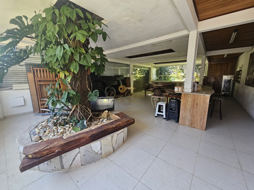 Casa à venda com 5 quartos, 271m² - Foto 44