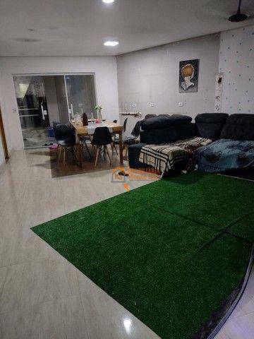 Sobrado à venda com 4 quartos, 370m² - Foto 1