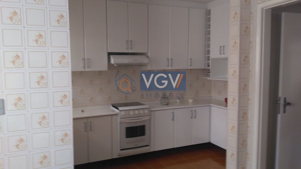 Casa à venda e aluguel com 3 quartos, 200m² - Foto 10