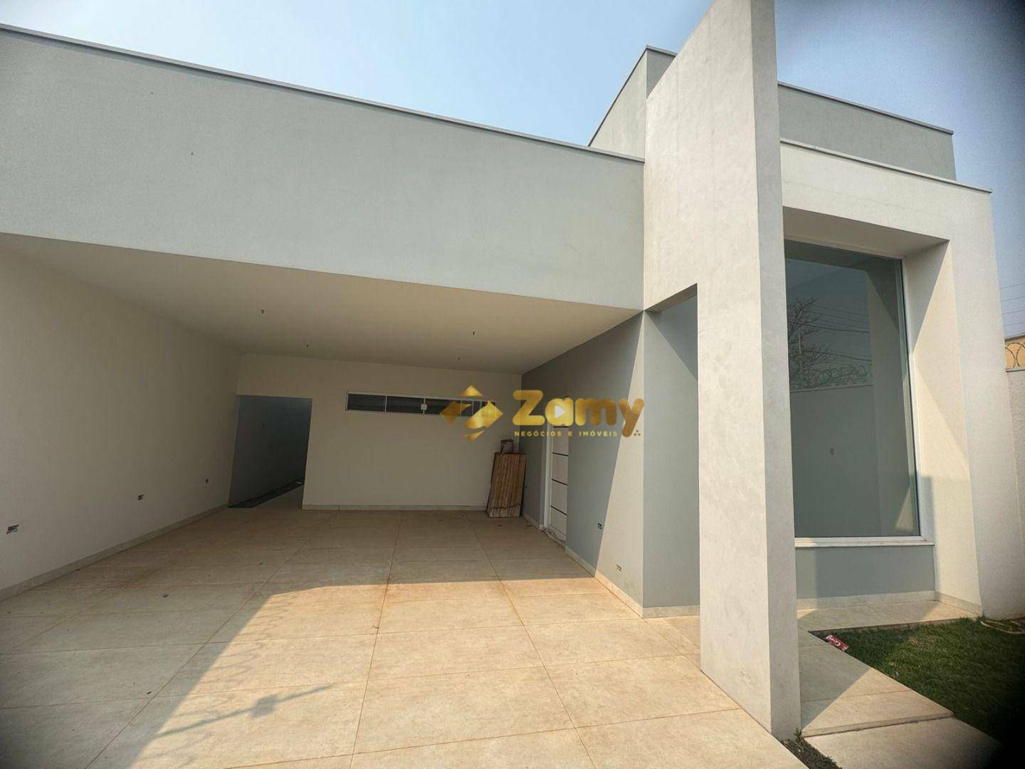 Casa à venda com 3 quartos, 200m² - Foto 1