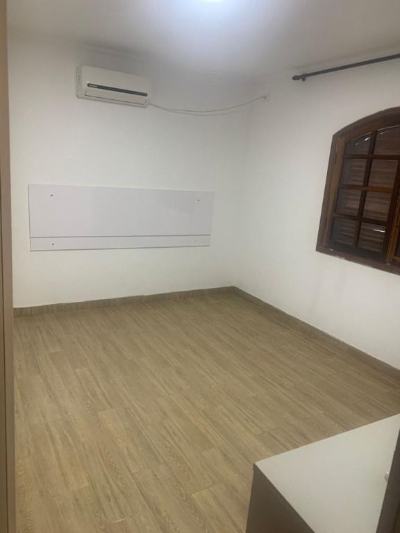 Casa à venda com 3 quartos, 200m² - Foto 16