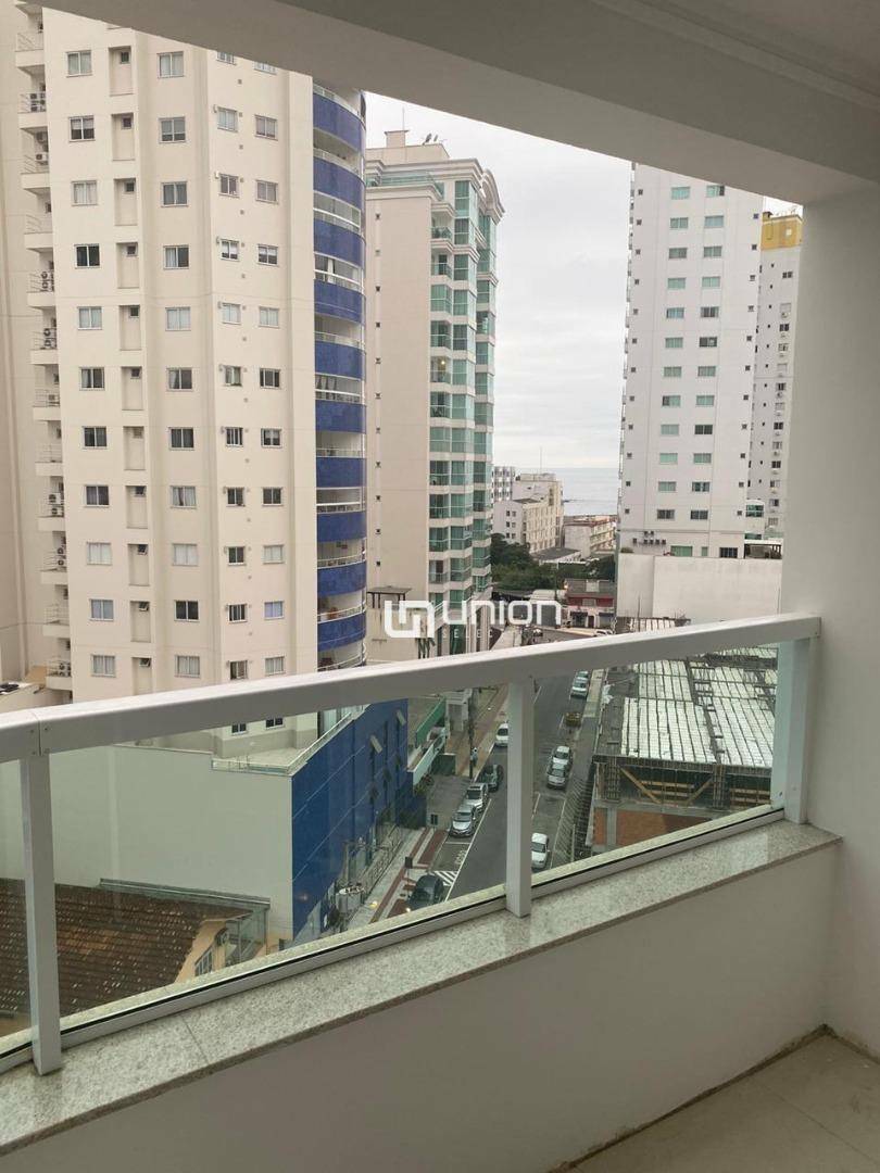 Apartamento à venda com 3 quartos, 150m² - Foto 4