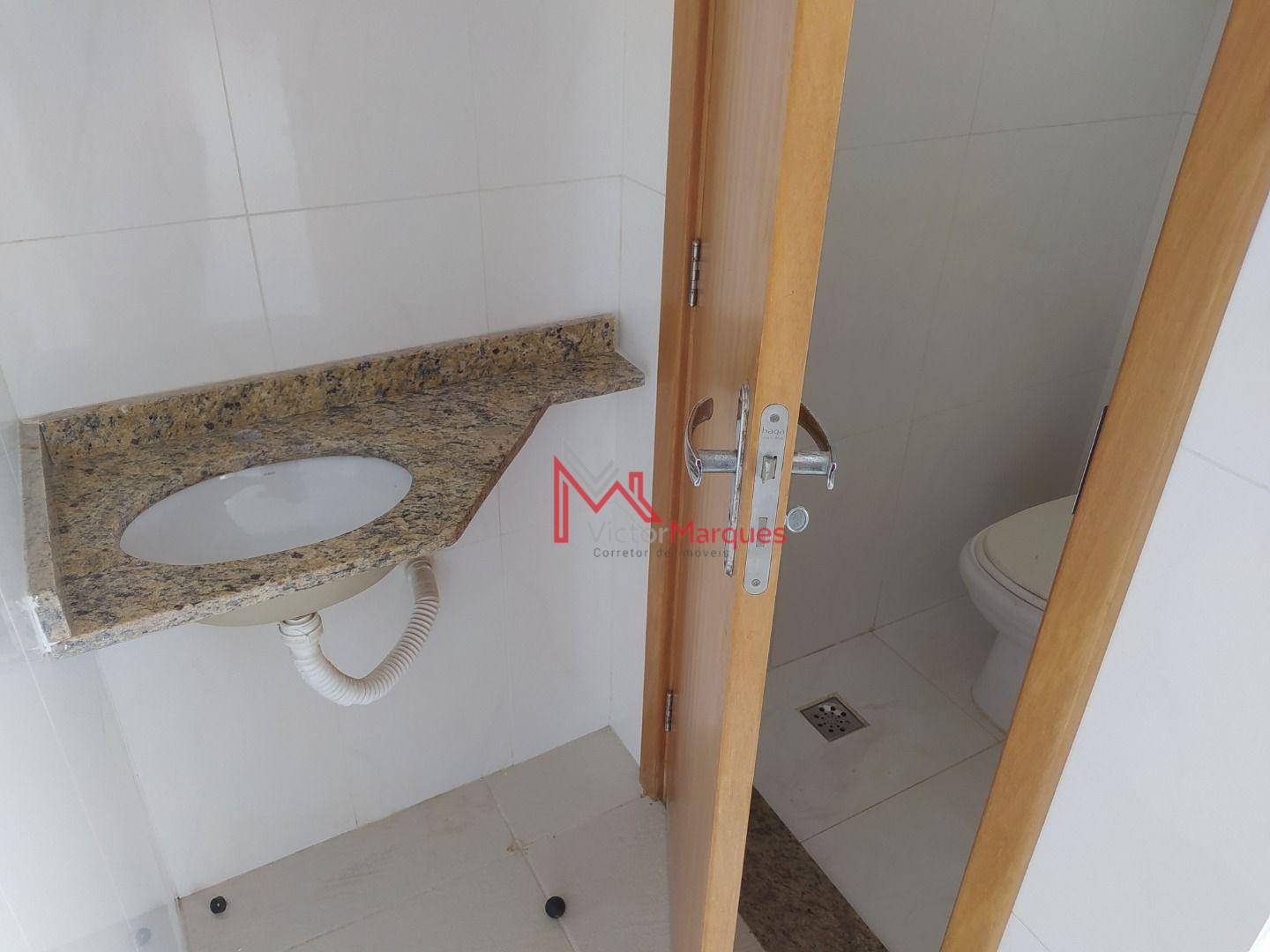 Apartamento à venda com 3 quartos, 206m² - Foto 4