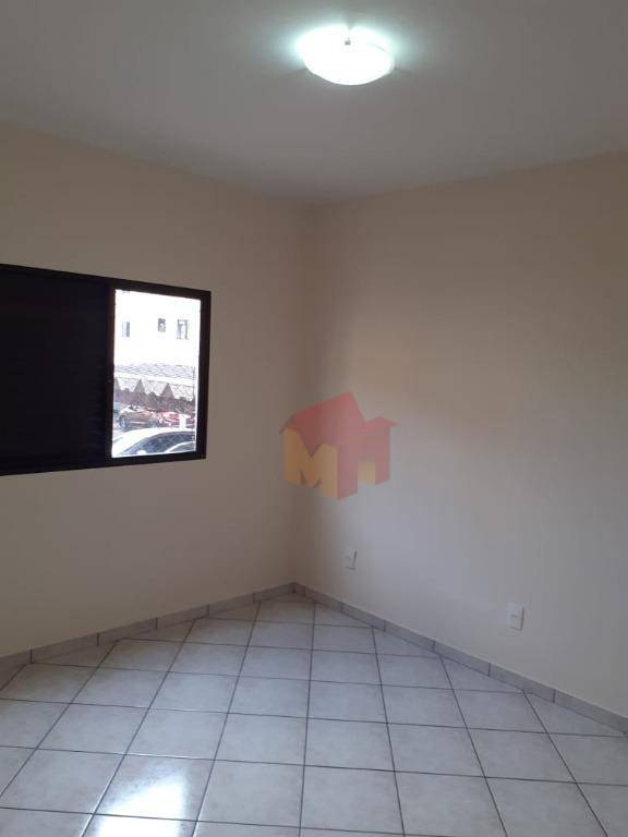 Apartamento à venda com 2 quartos, 62m² - Foto 11