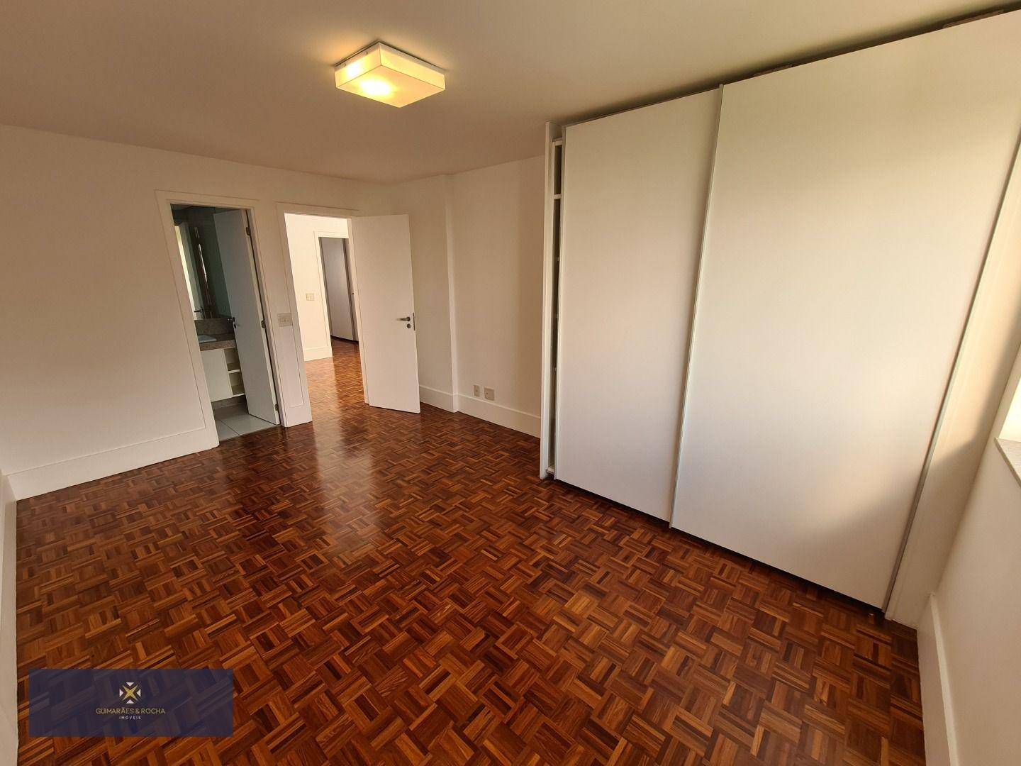 Apartamento à venda com 4 quartos, 229m² - Foto 10