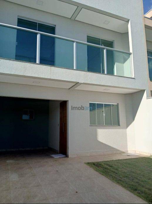 Sobrado à venda com 3 quartos, 121m² - Foto 2