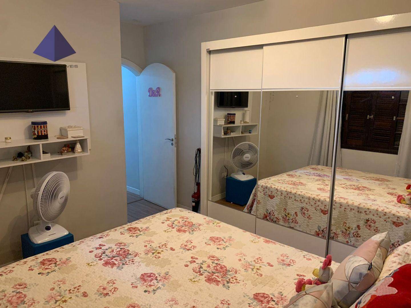 Casa à venda com 2 quartos, 70m² - Foto 8