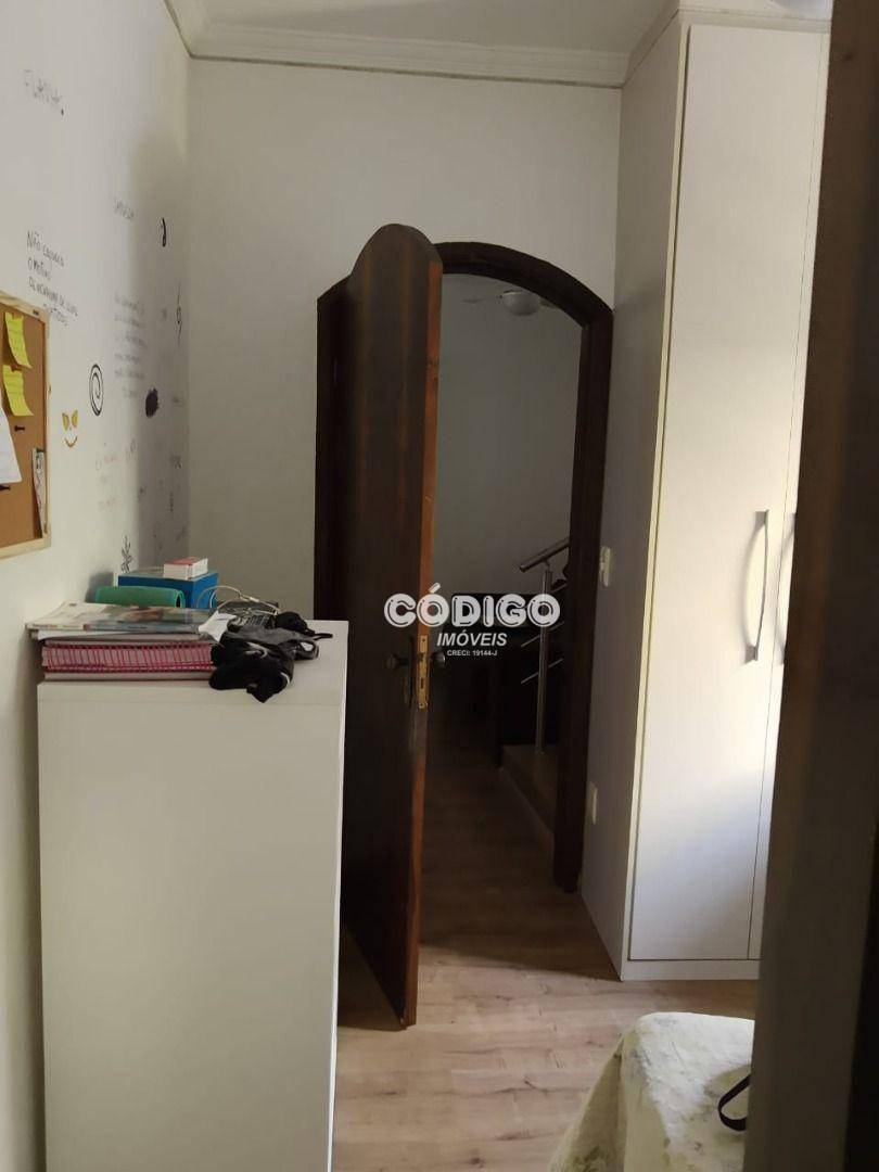 Sobrado à venda com 3 quartos, 234m² - Foto 31