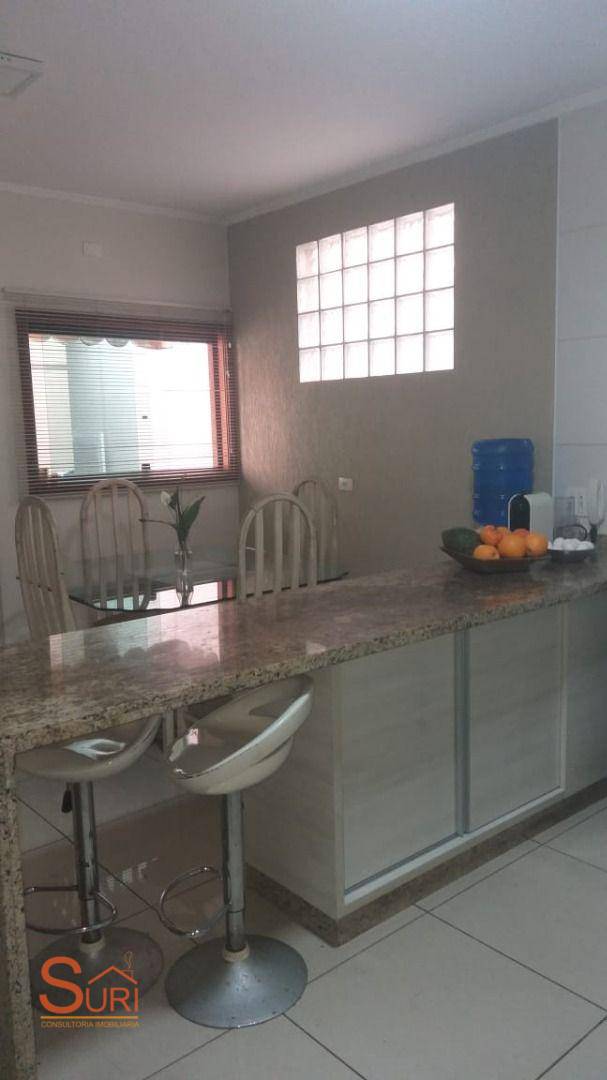 Sobrado à venda com 3 quartos, 174m² - Foto 1