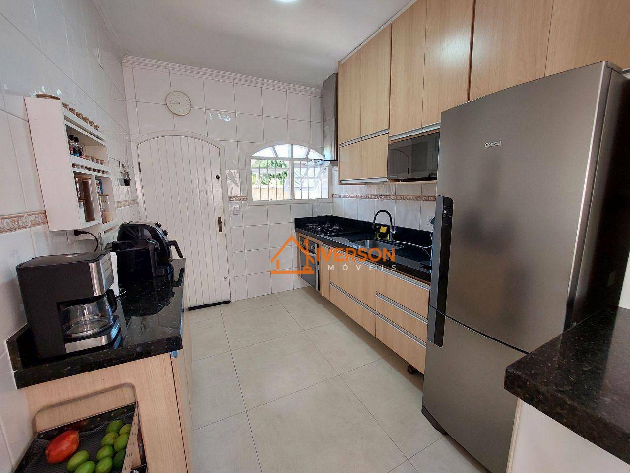 Casa à venda com 3 quartos, 190m² - Foto 4