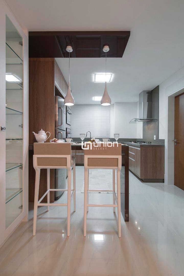 Apartamento à venda com 3 quartos, 212m² - Foto 10