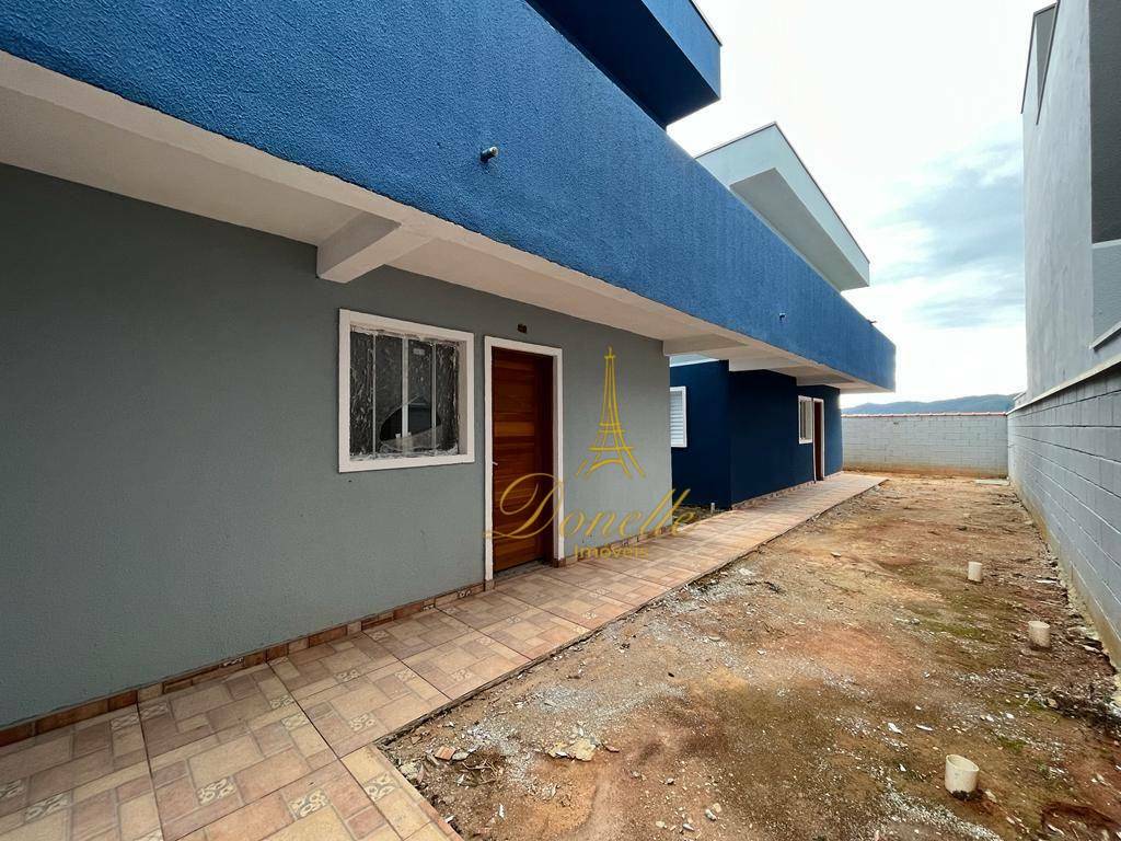 Casa à venda com 2 quartos, 53m² - Foto 1