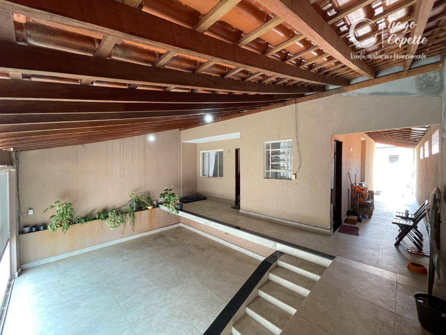 Casa à venda com 2 quartos, 105m² - Foto 1