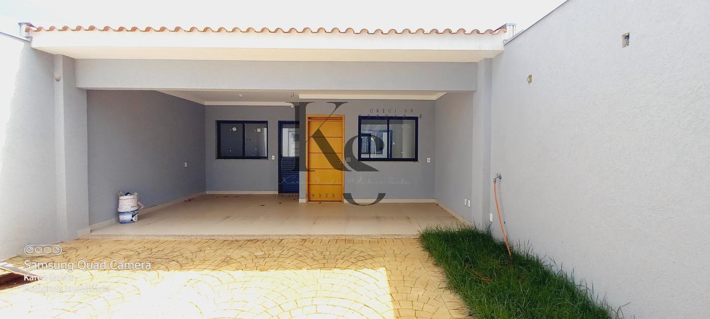 Casa à venda com 3 quartos, 161m² - Foto 1