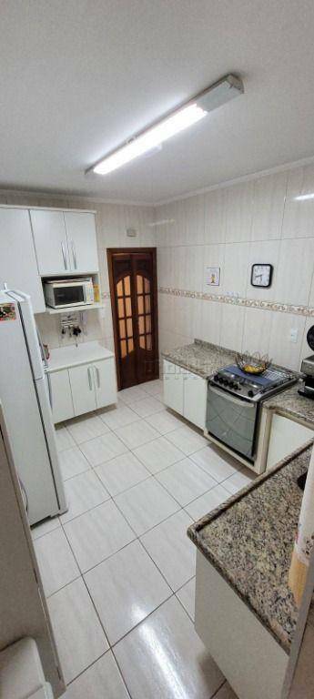 Apartamento à venda com 2 quartos, 80m² - Foto 24