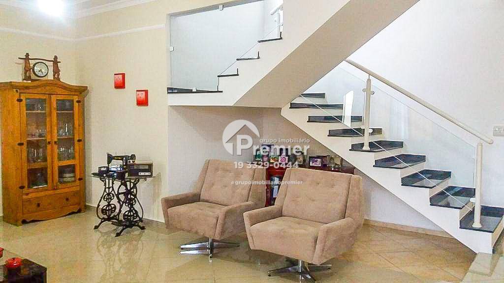 Casa à venda com 3 quartos, 248m² - Foto 4