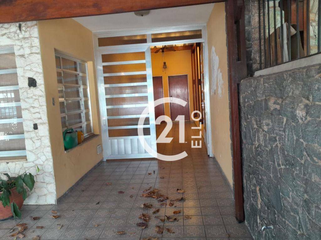 Casa à venda e aluguel com 3 quartos, 184m² - Foto 2